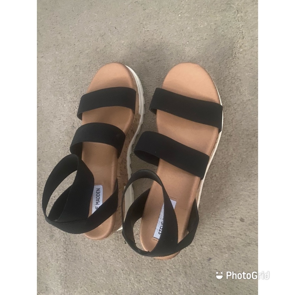 Sandals - Picture 2 of 4